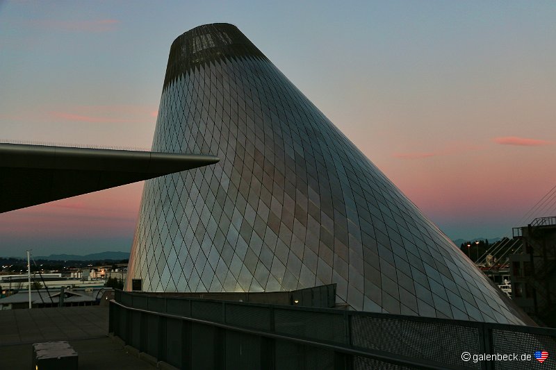 Museum of Glass am Abend