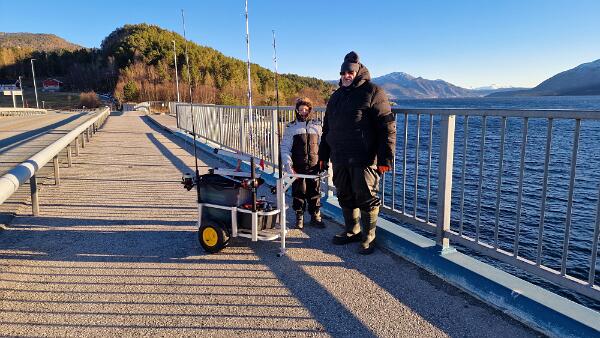fishing from the Bergsøysundbru