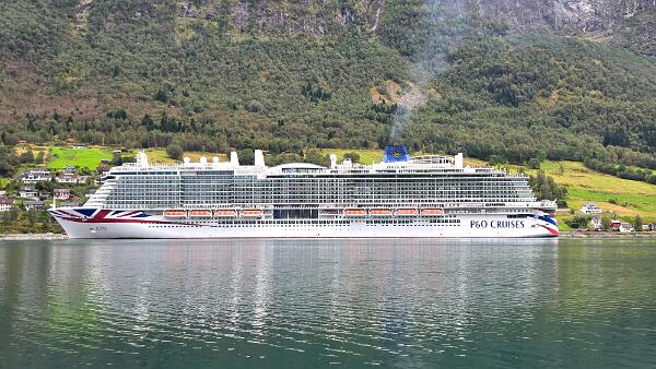 IONA in Olden evening