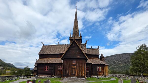 Lom stavkyrkje